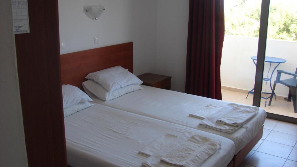 Apostolis Hotel Apartments Pefki Стая снимка